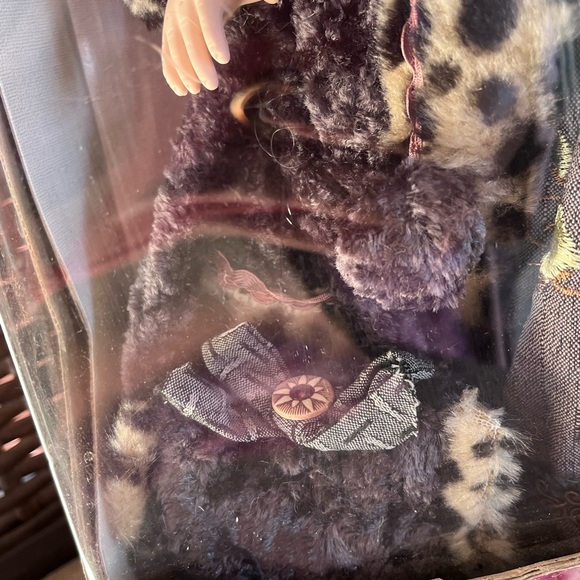 Year 2005 Cassandra Visconti Limited Edition Collector Porcelain Doll - Picture 14 of 16